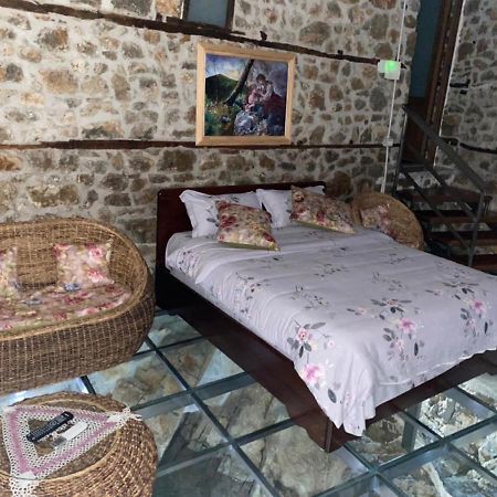 Nuci'S Home Glass Floor Tushemisht Extérieur photo